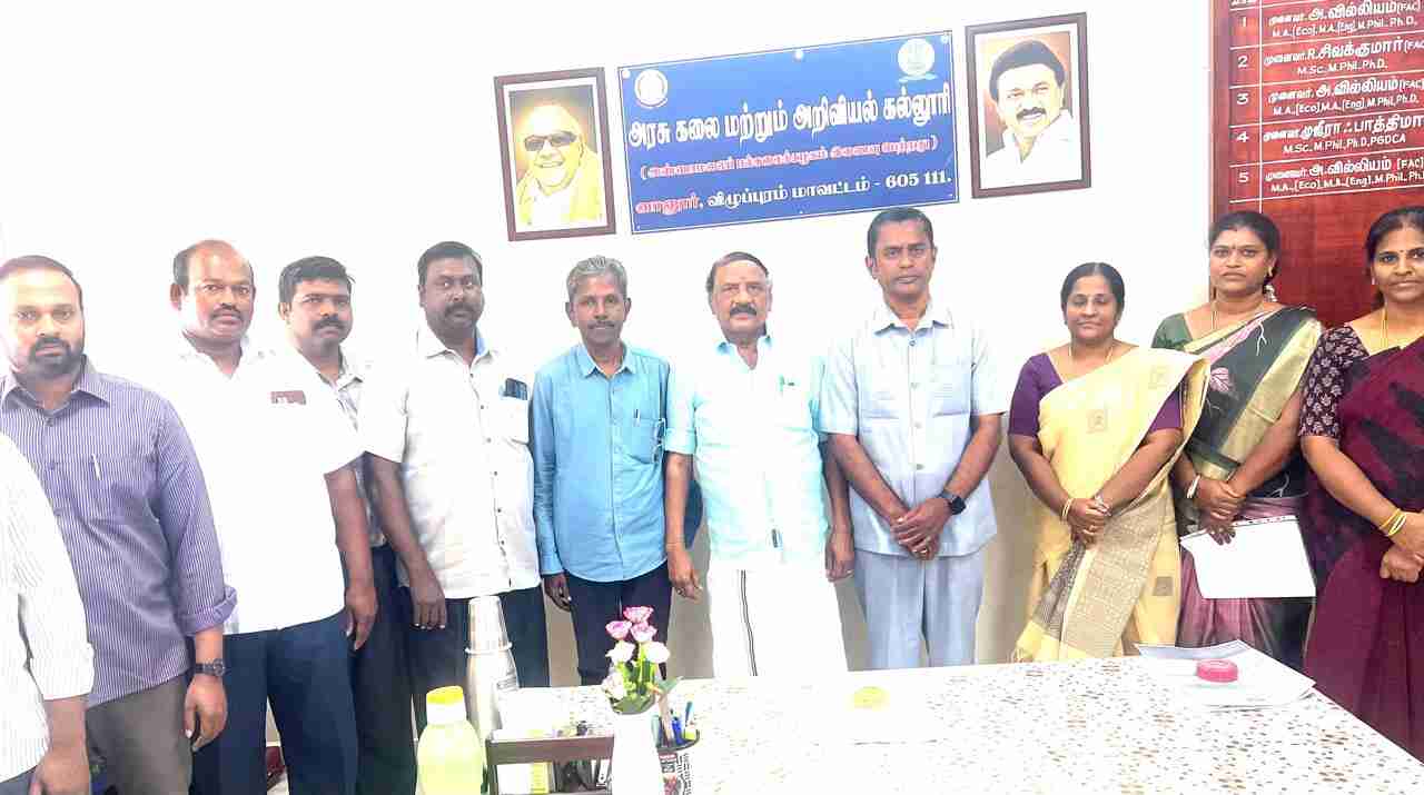 MLA. Mr. Sakarapani, Vanur Constituency visited our college on 18th February 2024 Principal (FAC) Dr. A. William Welcomed the respectful Vanur, Member of Legislative Assembly. Mr. Sakarapani along with staff members offered a shawl and Momento to MLA. 
Principal Dr. A. William (FAC) expressed his gratitude and unwavering support and trust our growth and development of this college over the years.